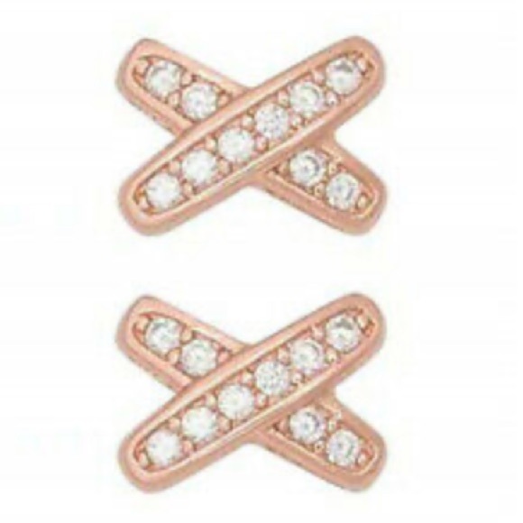 New 18k gold plated Unique Stud Earrings - Picture 2 of 4